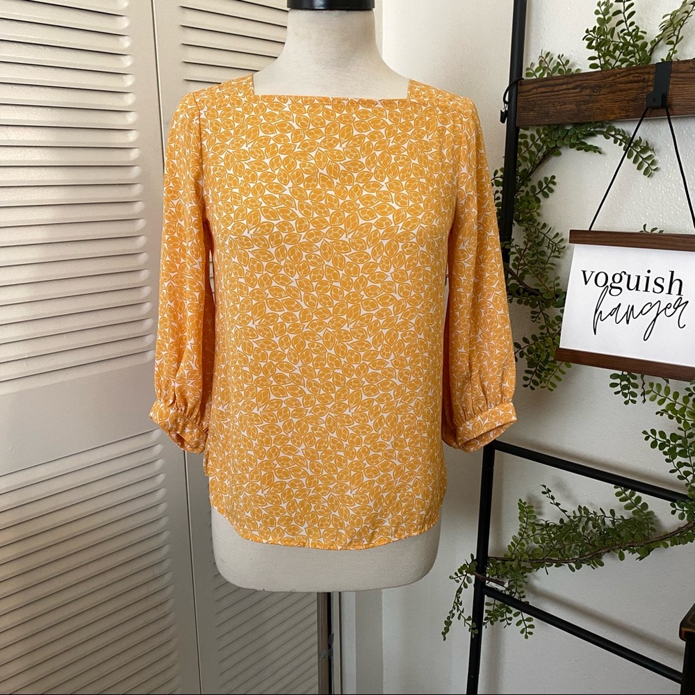 Ann Taylor|XS|Yellow White Leave Pattern Mid Length Sleeve Blouse